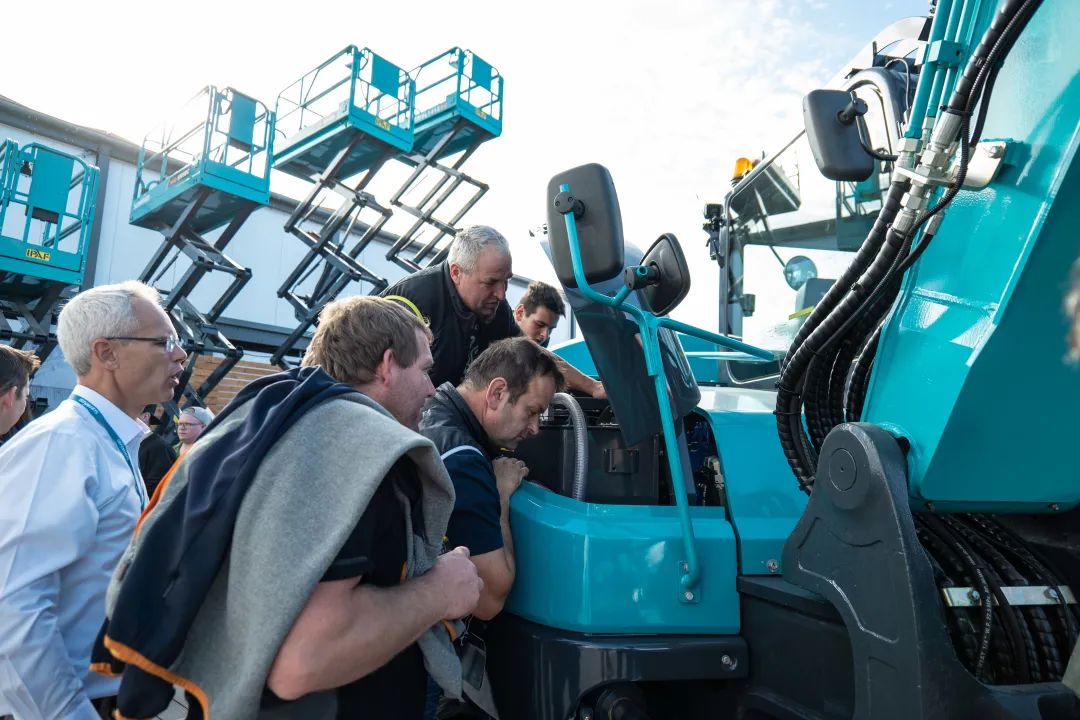 Bauma 2022 | 一组火热现场图带您重温UED在线官网网页版(中国)唯一官方网站智能德国宝马展之旅