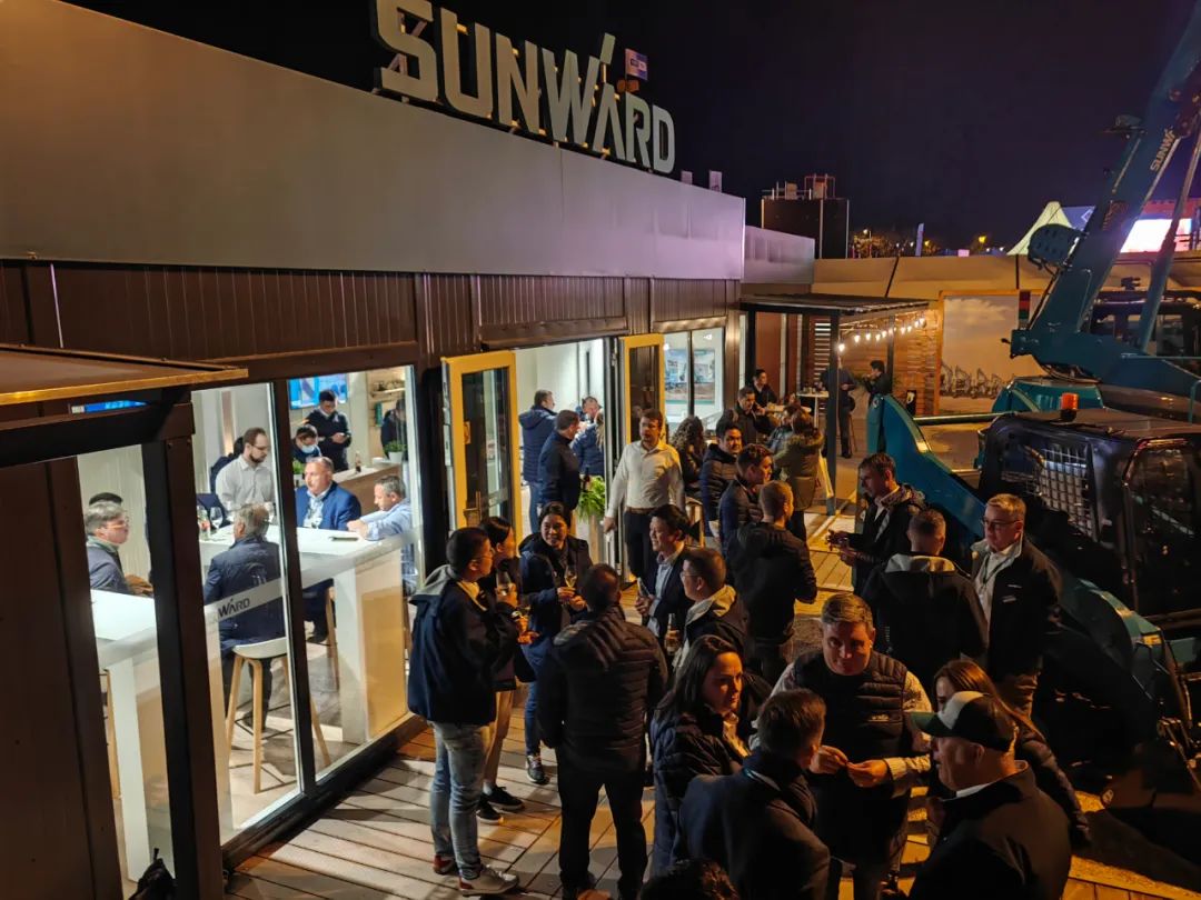 Bauma 2022 | 一组火热现场图带您重温UED在线官网网页版(中国)唯一官方网站智能德国宝马展之旅