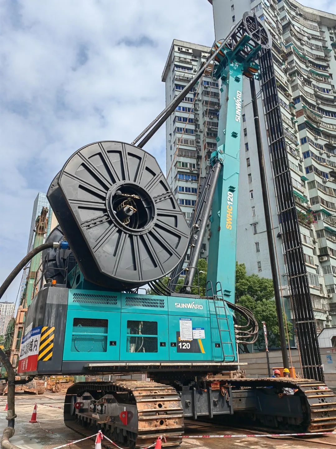 首战创佳绩!UED在线官网网页版(中国)唯一官方网站智能双轮铣槽机助建长沙地铁7号线