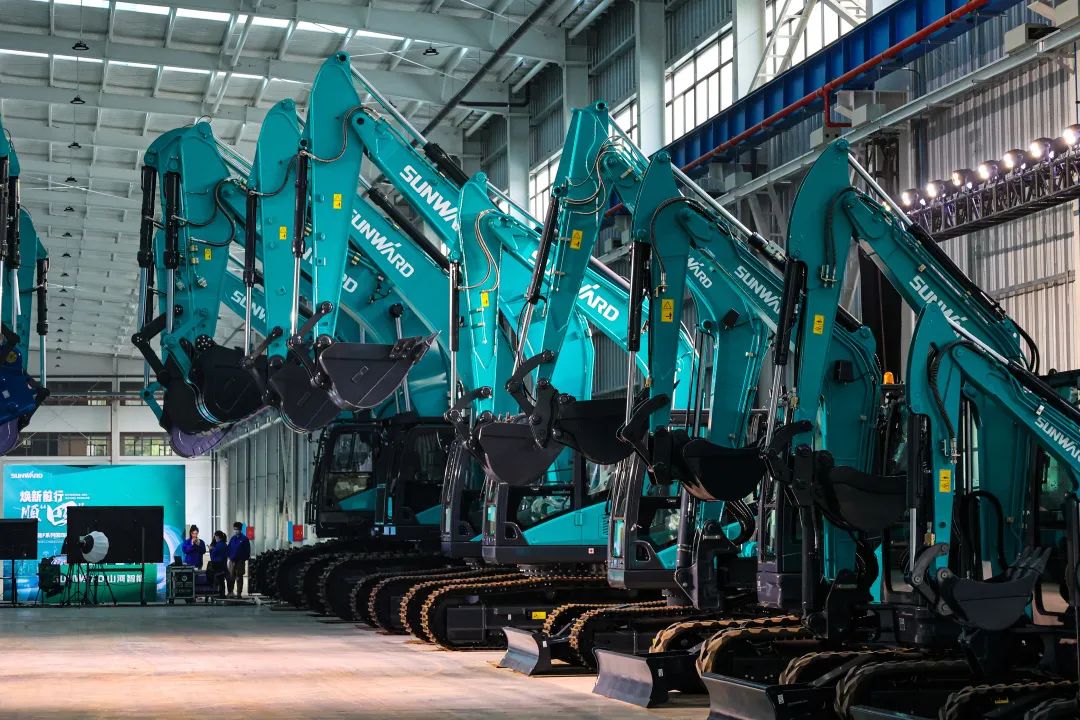 助力“双碳”目标!UED在线官网网页版(中国)唯一官方网站智能集中发布F系列国四挖掘机