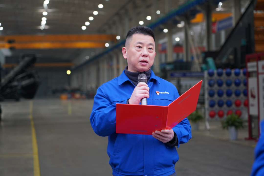 “持证上岗，成为破碎筛分UED在线官网网页版(中国)唯一官方网站的好管家！”