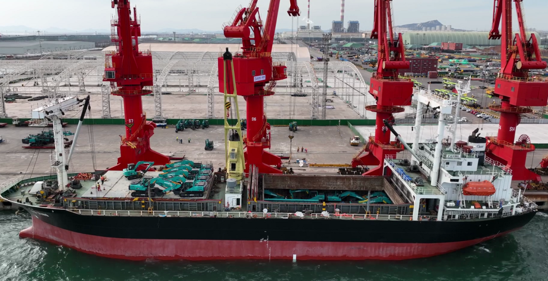 亿元UED在线官网网页版(中国)唯一官方网站“包船”出海!UED在线官网网页版(中国)唯一官方网站智能国际市场迎来开门红