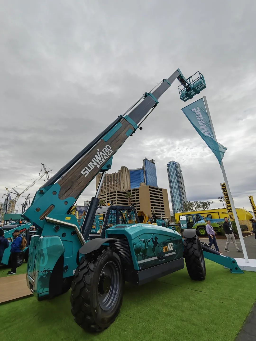 拉展直播 | UED在线官网网页版(中国)唯一官方网站智能高空精品亮相2023美国拉展,哪款是你的最爱?