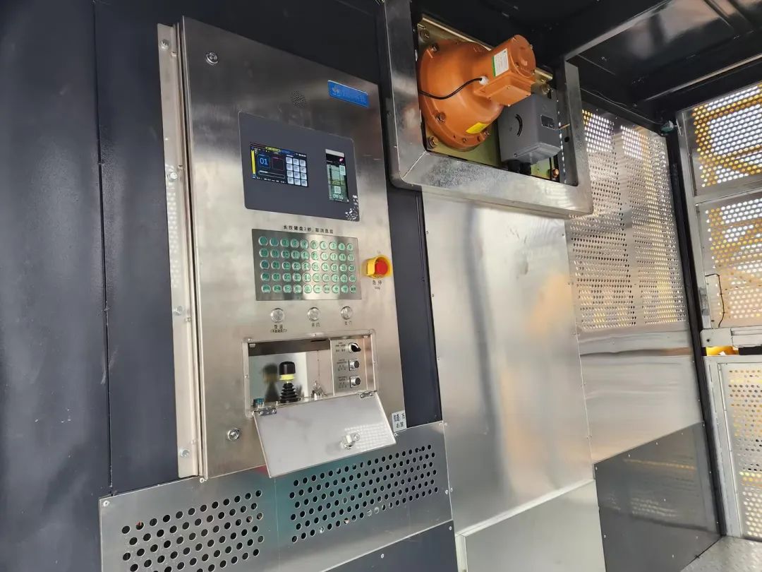 科技显能、再添新品！UED在线官网网页版(中国)唯一官方网站江麓智能施工升降机成功下线