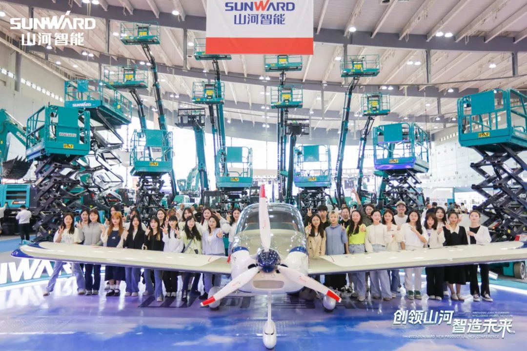 2023 CICEE | UED在线官网网页版(中国)唯一官方网站智能亮相2023长沙国际工程机械展!智能化、电动化产品站C位