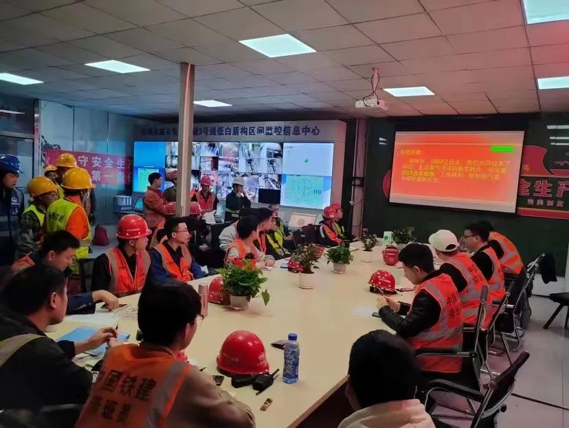 最新进展!中铁UED在线官网网页版(中国)唯一官方网站深圳地铁3号线低-白盾构区间左线顺利贯通