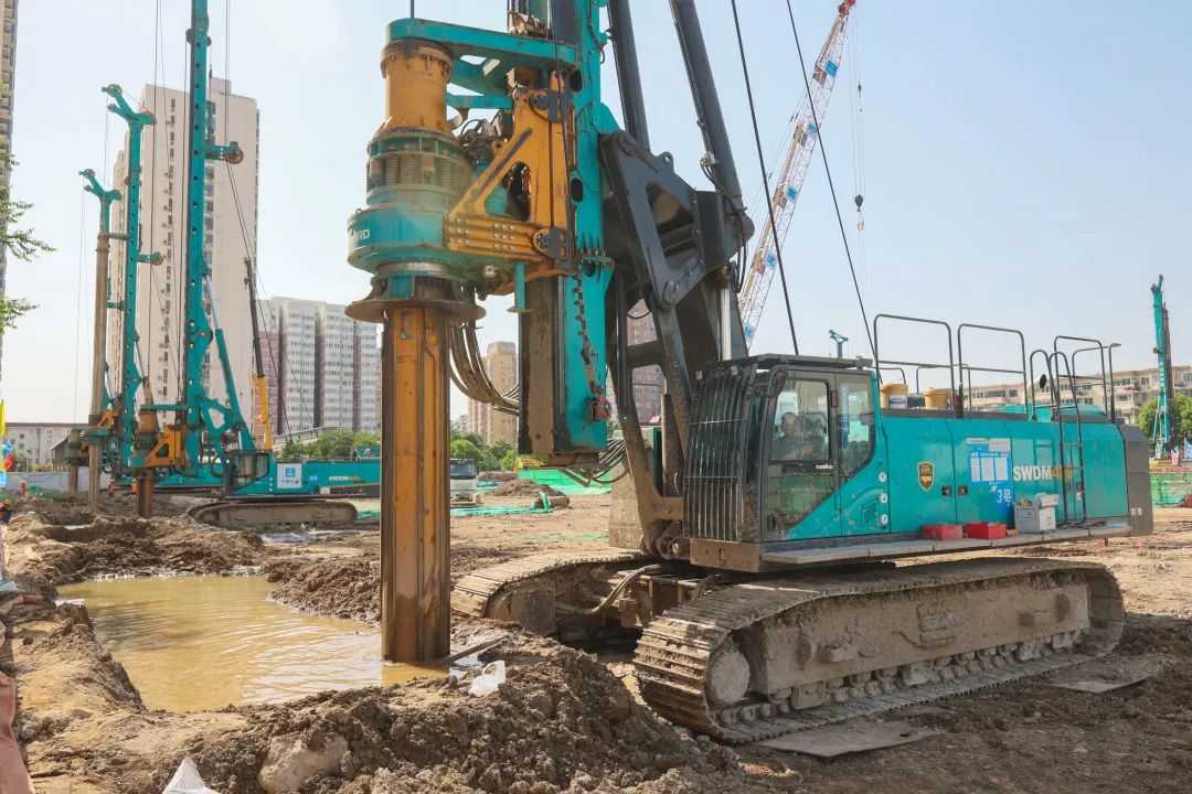 闪耀首都！UED在线官网网页版(中国)唯一官方网站智能旋挖钻机集群助力民生工程