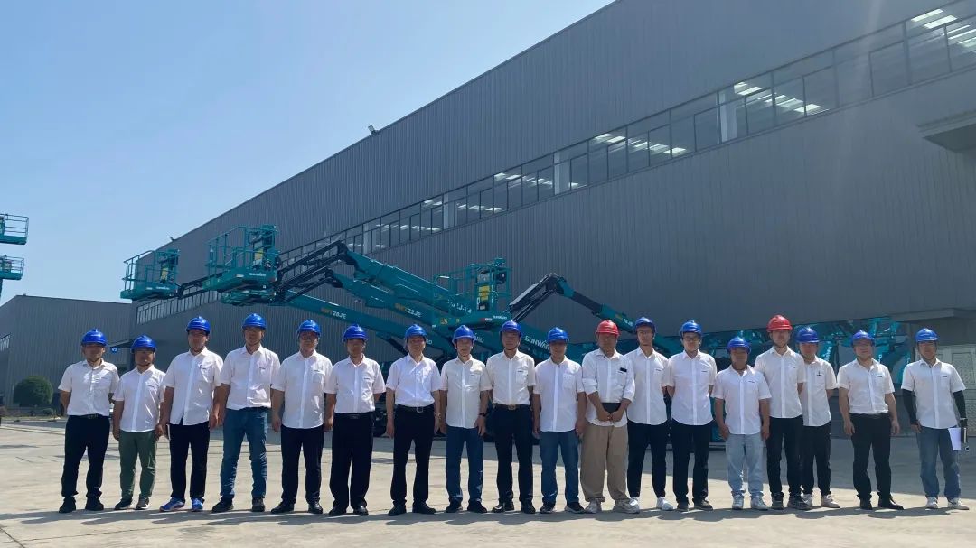 新能源家族再添“新丁”!UED在线官网网页版(中国)唯一官方网站智能三款电动臂式高空作业平台齐下线