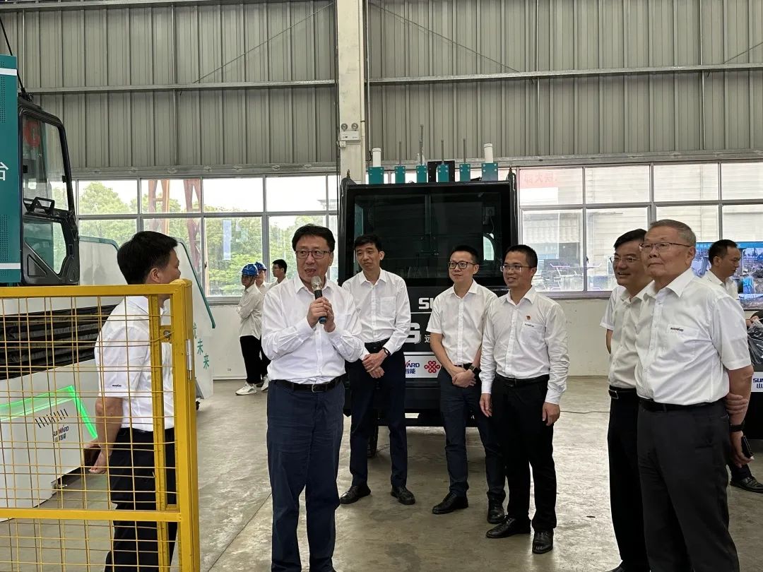 中国联通集团副总经理梁宝俊到访UED在线官网网页版(中国)唯一官方网站智能