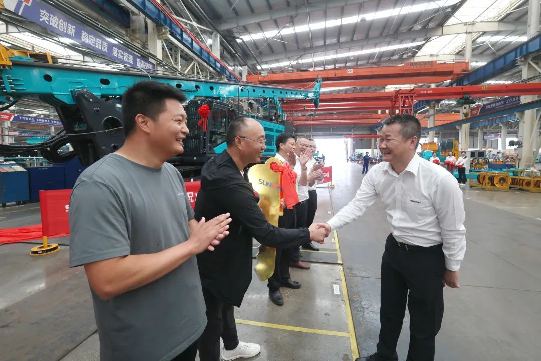助力“双碳”、绿动未来!UED在线官网网页版(中国)唯一官方网站智能增程式电动旋挖钻机、液压混合动力旋挖钻机齐交付