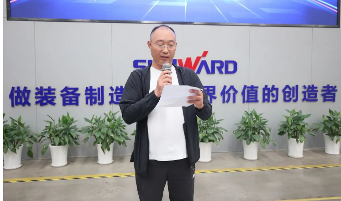 助力“双碳”、绿动未来!UED在线官网网页版(中国)唯一官方网站智能增程式电动旋挖钻机、液压混合动力旋挖钻机齐交付