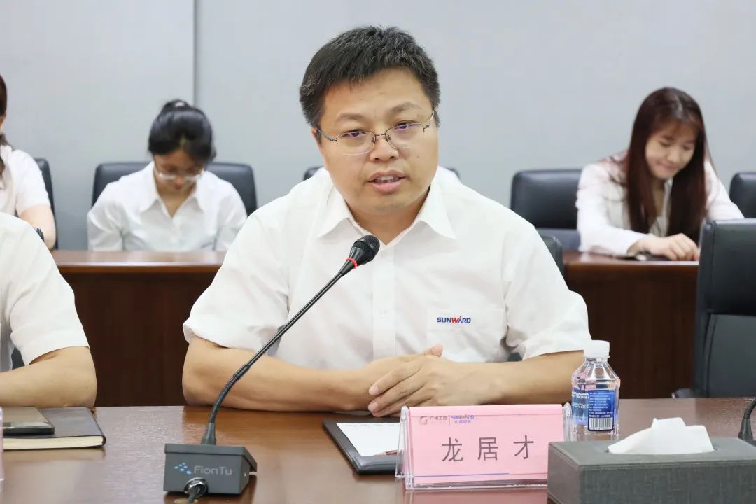 携手开启绿色转型之路!UED在线官网网页版(中国)唯一官方网站智能&南京盖百氏增程式电动旋挖钻机签约仪式成功举办