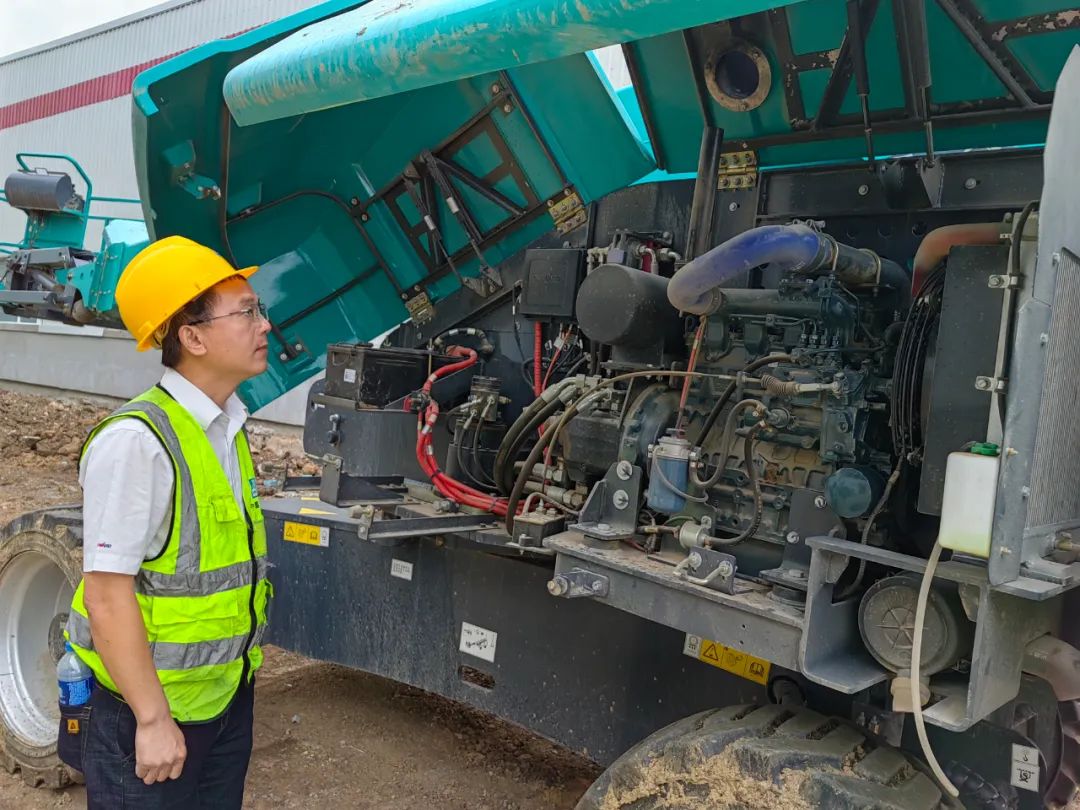 倾听客户心声!UED在线官网网页版(中国)唯一官方网站智能高空机械“服务万里行”走进东北