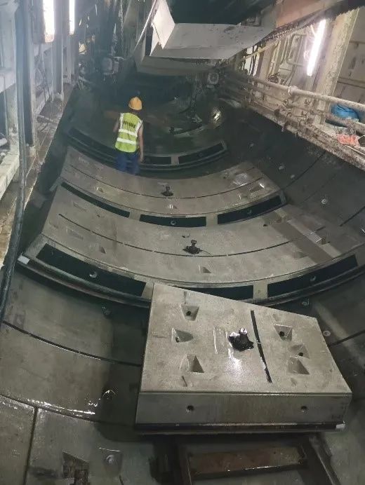 捷报!中铁UED在线官网网页版(中国)唯一官方网站深圳地铁3号线四期工程盾构施工圆满完成