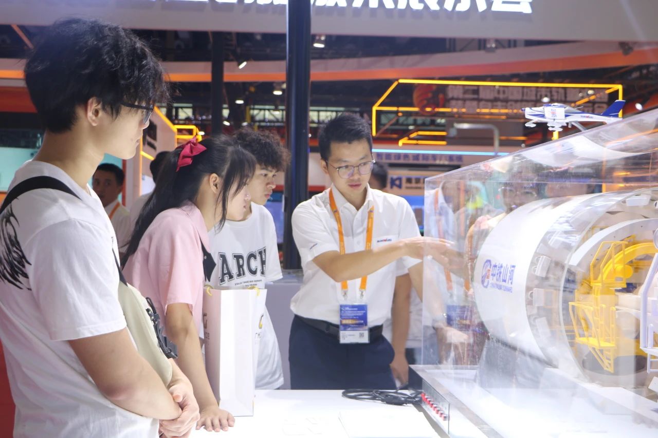 中铁UED在线官网网页版(中国)唯一官方网站亮相首届广州大湾区国际轨道交通产业发展论坛暨展览会