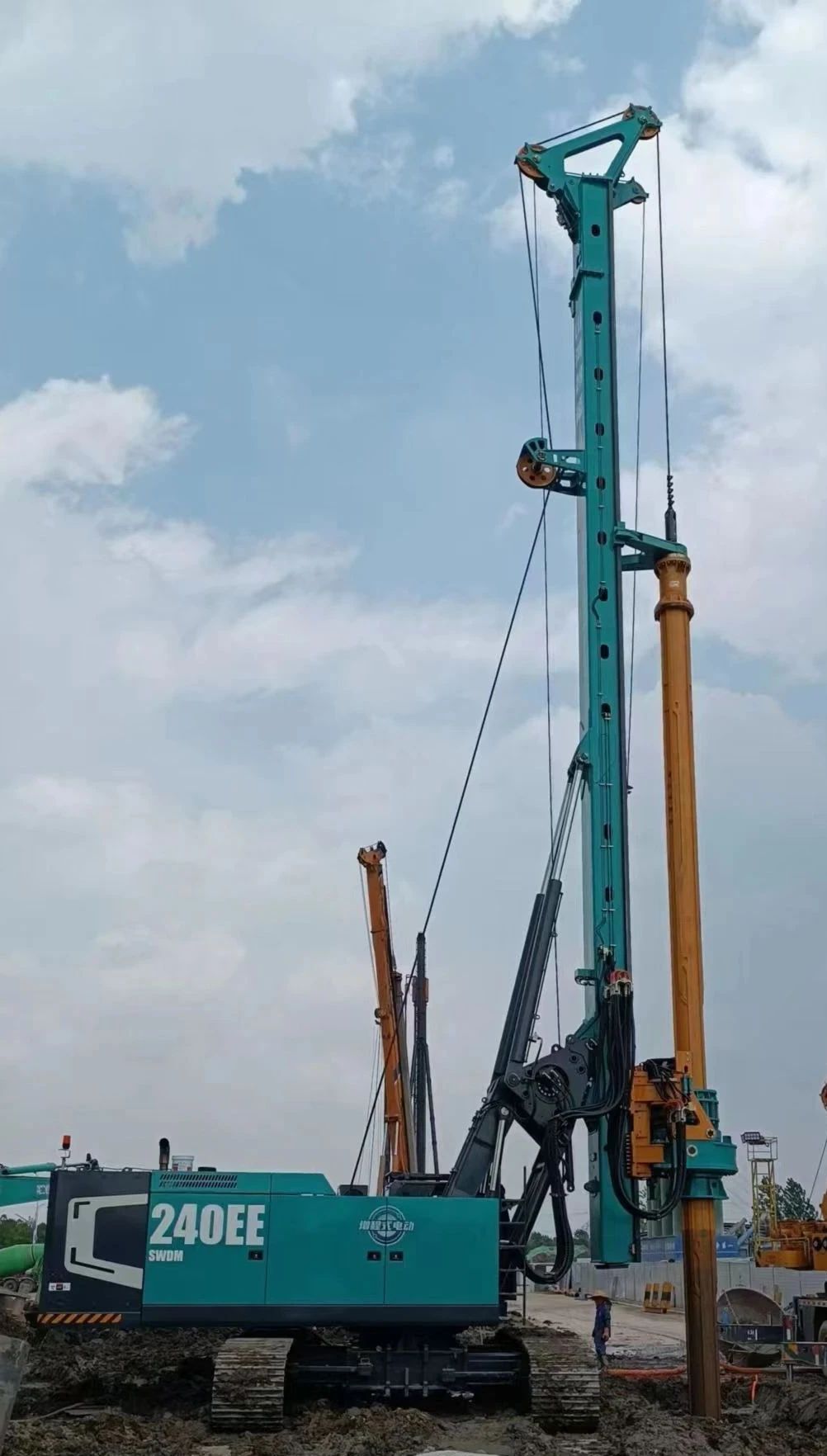 出道即巅峰!UED在线官网网页版(中国)唯一官方网站智能增程式电动旋挖钻机硬核给“利”