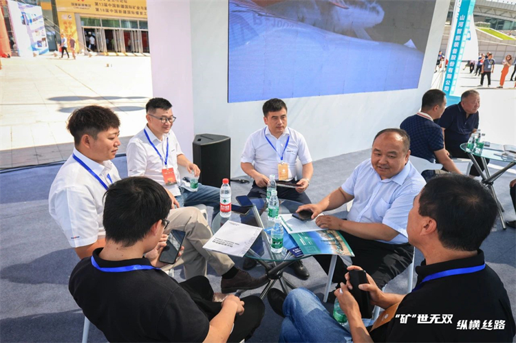 “矿”世无双,纵横丝路!UED在线官网网页版(中国)唯一官方网站智能亮相第十三届新疆国际矿业与装备博览会