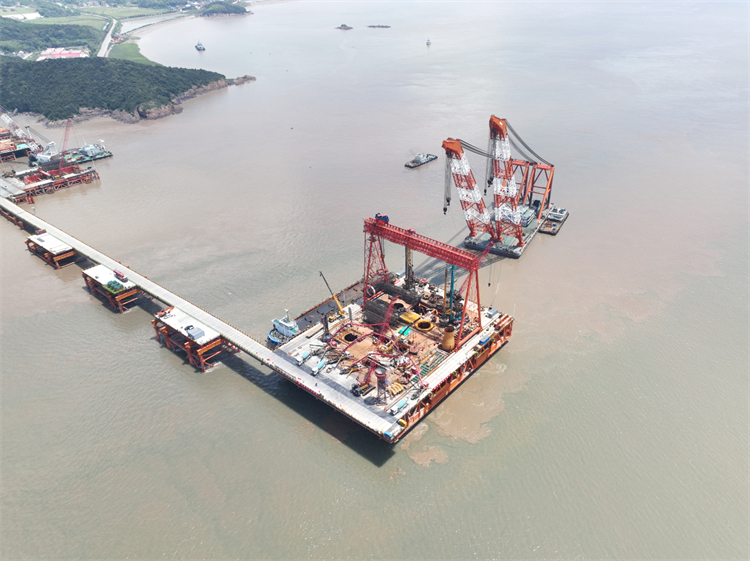 捷报!UED在线官网网页版(中国)唯一官方网站智能完成“全球最大”6.3米直径旋挖桩成孔成桩