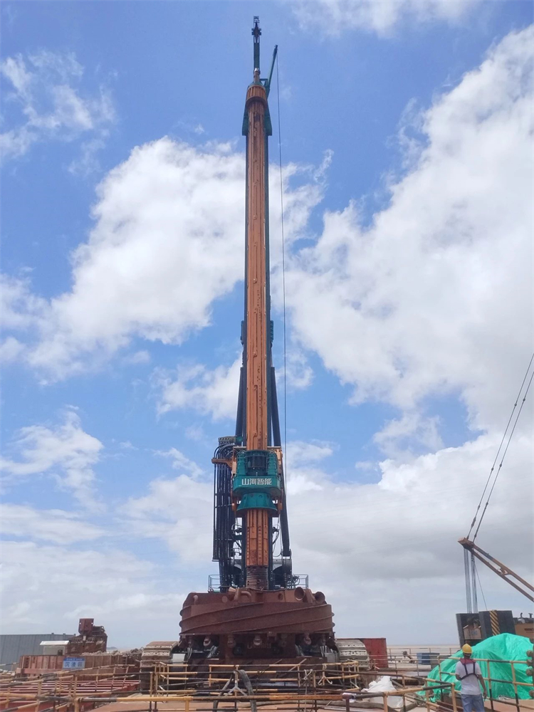 捷报!UED在线官网网页版(中国)唯一官方网站智能完成“全球最大”6.3米直径旋挖桩成孔成桩