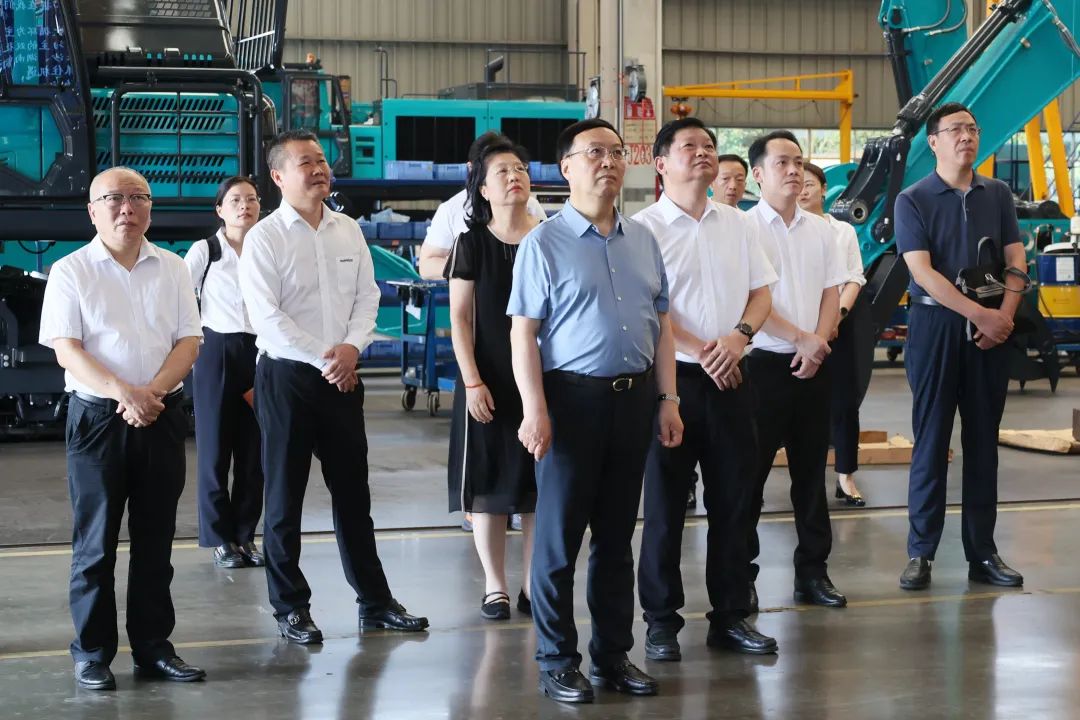 中宣部社科领域专家学者到UED在线官网网页版(中国)唯一官方网站智能调研高质量发展