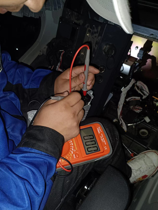 一线“热”闻 | 专业售后,用心服务!UED在线官网网页版(中国)唯一官方网站智能挖掘机服务万里行一直在路上