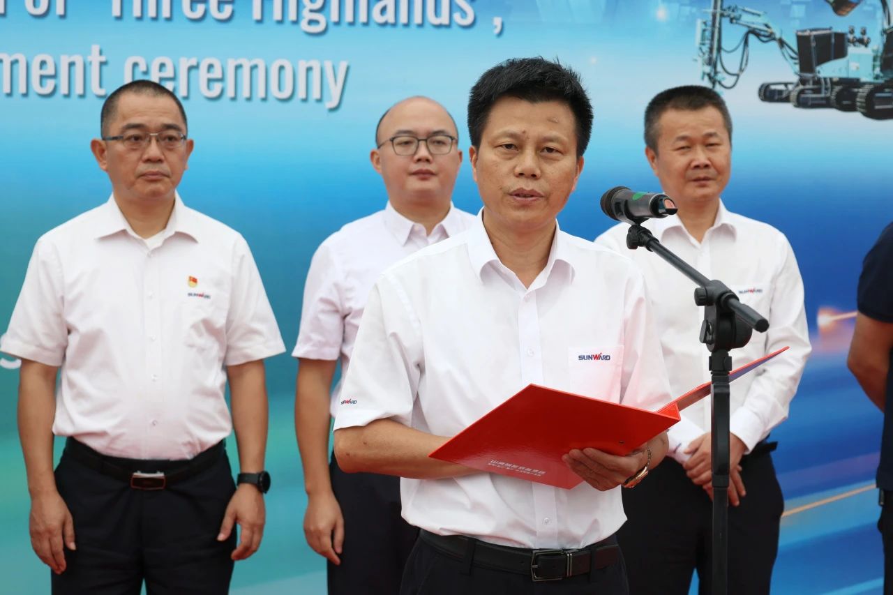 持续进军国际市场！UED在线官网网页版(中国)唯一官方网站智能近百台UED在线官网网页版(中国)唯一官方网站集中发货