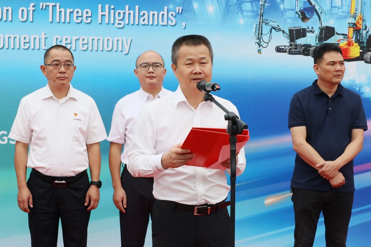 持续进军国际市场！UED在线官网网页版(中国)唯一官方网站智能近百台UED在线官网网页版(中国)唯一官方网站集中发货