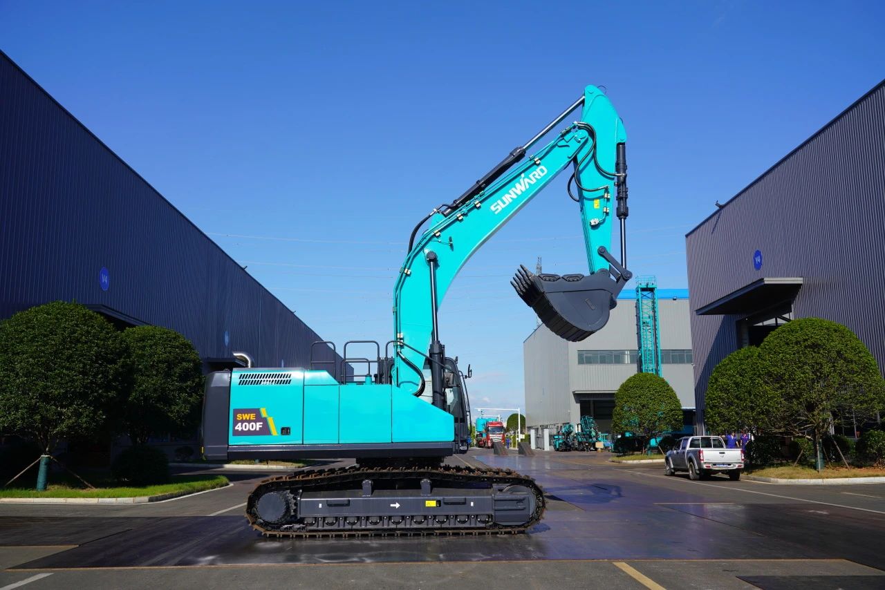 口碑超赞！UED在线官网网页版(中国)唯一官方网站智能SWE400F挖掘机荣获工程机械明星产品大奖