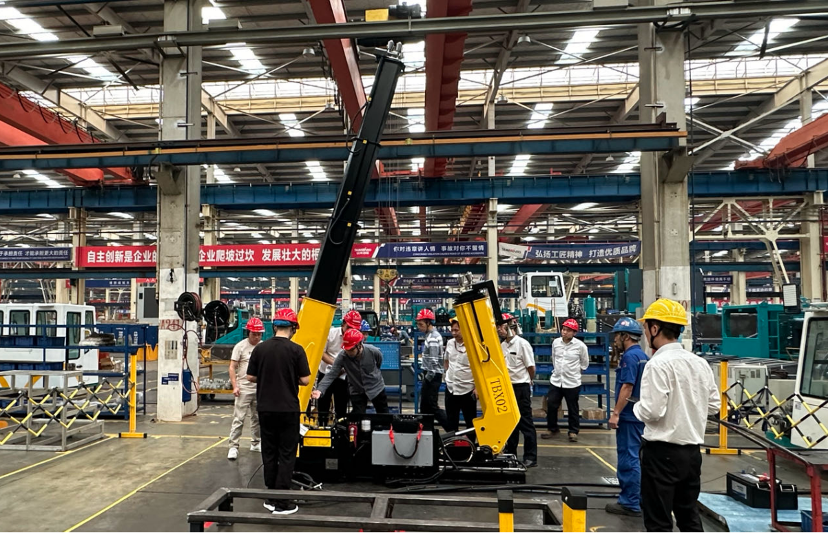 UED在线官网网页版(中国)唯一官方网站智能首套抬拨线作业装置通过国家铁路系统准入鉴定