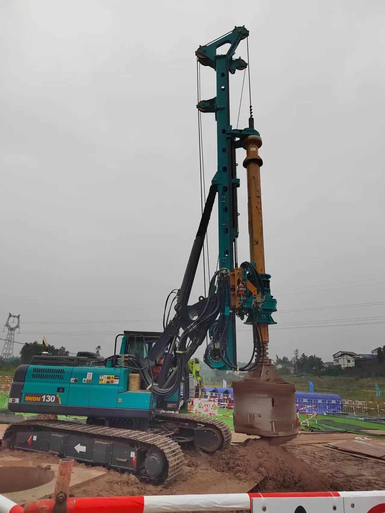 “强将”出击!UED在线官网网页版(中国)唯一官方网站智能旋挖钻机助力哈密送重庆特高压工程