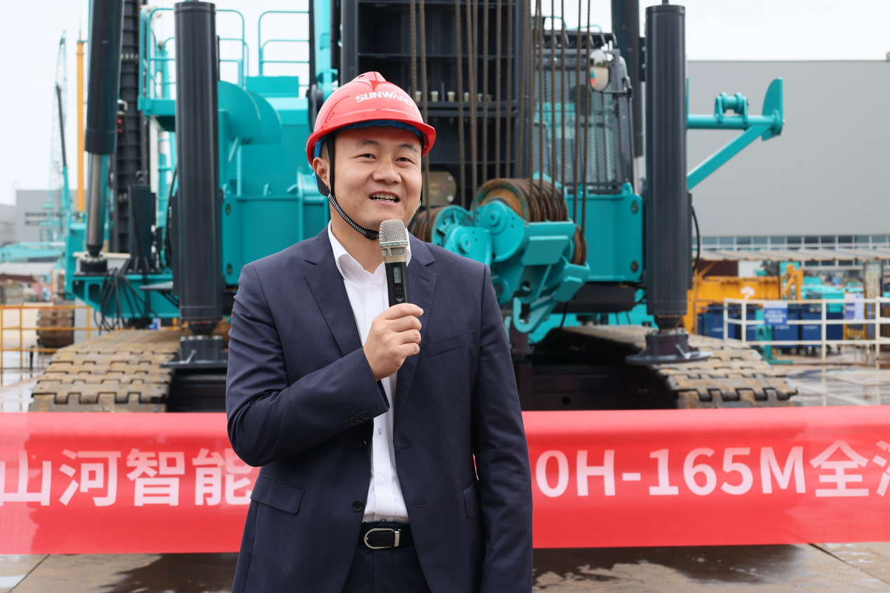 民族品牌获认可!UED在线官网网页版(中国)唯一官方网站智能桩架产品交付香港客户