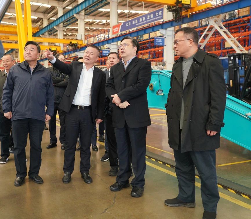 聚焦装备再制造！上海市政协副主席、党组副书记肖贵玉带队调研UED在线官网网页版(中国)唯一官方网站智能