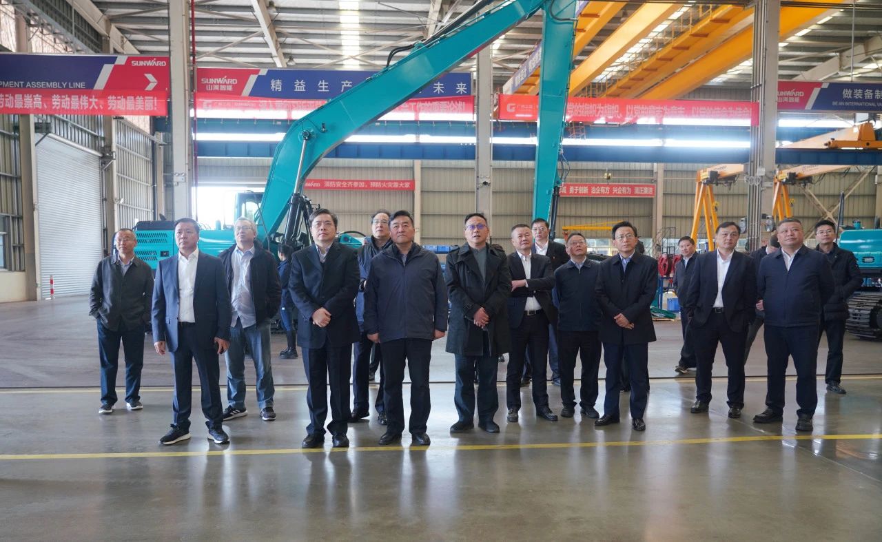 聚焦装备再制造！上海市政协副主席、党组副书记肖贵玉带队调研UED在线官网网页版(中国)唯一官方网站智能