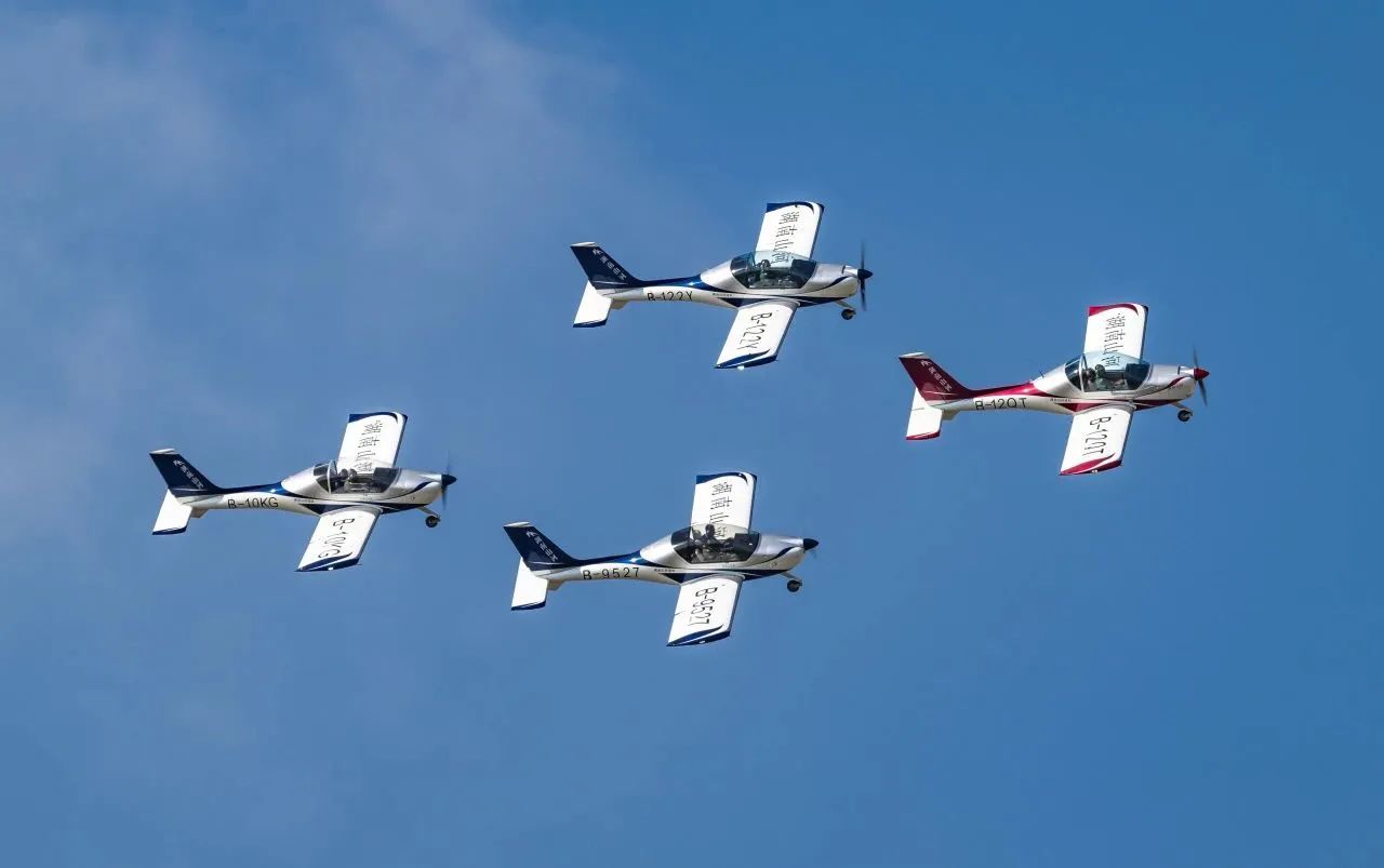 央媒聚焦!一起见证首届亚洲通用航空展上的UED在线官网网页版(中国)唯一官方网站风采