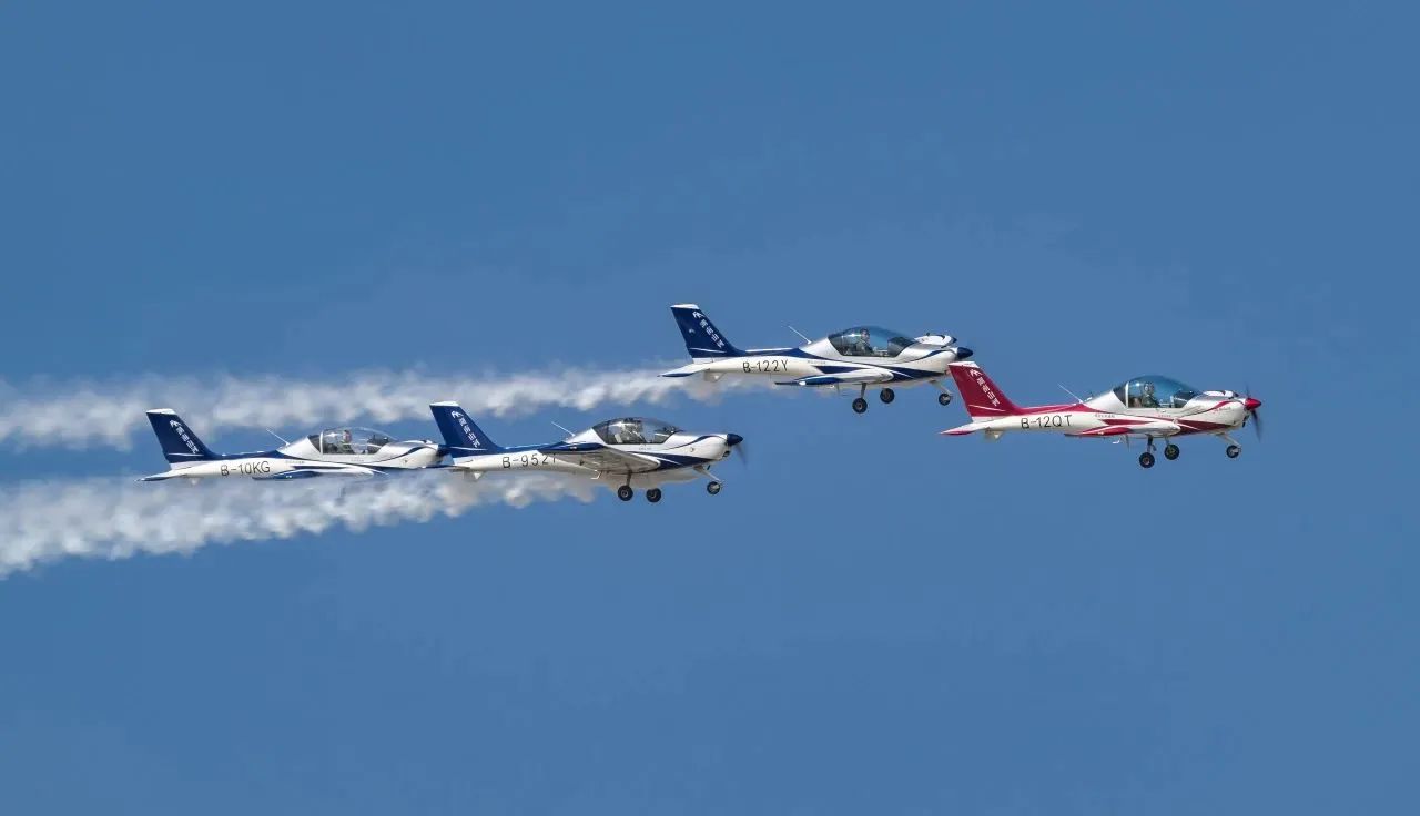 央媒聚焦!一起见证首届亚洲通用航空展上的UED在线官网网页版(中国)唯一官方网站风采