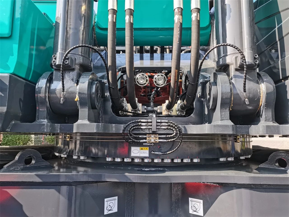 定制开发、功能更强！UED在线官网网页版(中国)唯一官方网站智能SWE750ELR加长臂液压挖掘机下线交付