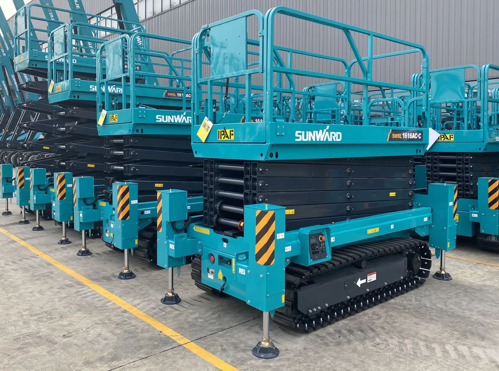 高配置、优性能!UED在线官网网页版(中国)唯一官方网站智能剪叉军团再添新兵!