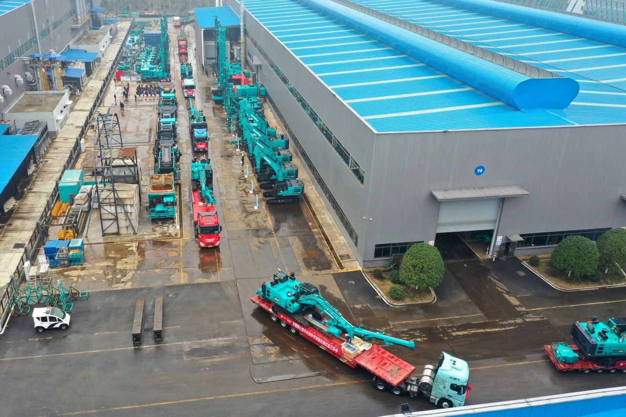 启新程,向未来!UED在线官网网页版(中国)唯一官方网站矿岩揭牌庆典暨新春发货仪式圆满举行