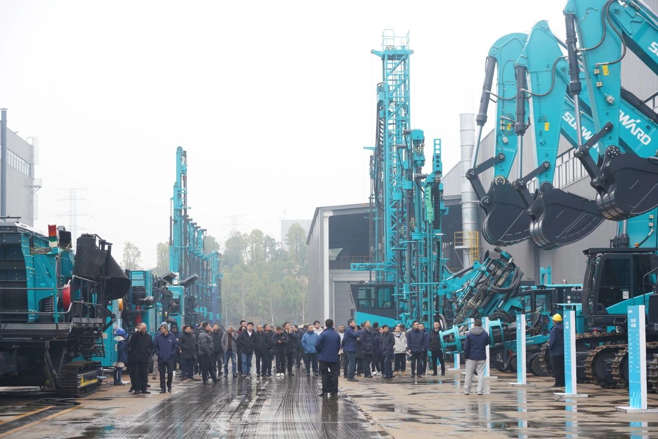 启新程,向未来!UED在线官网网页版(中国)唯一官方网站矿岩揭牌庆典暨新春发货仪式圆满举行