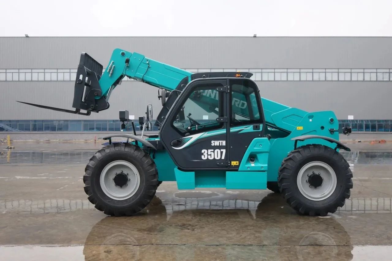 “猛将”出击,需求火爆!UED在线官网网页版(中国)唯一官方网站智能新一代伸缩臂叉装车成功下线