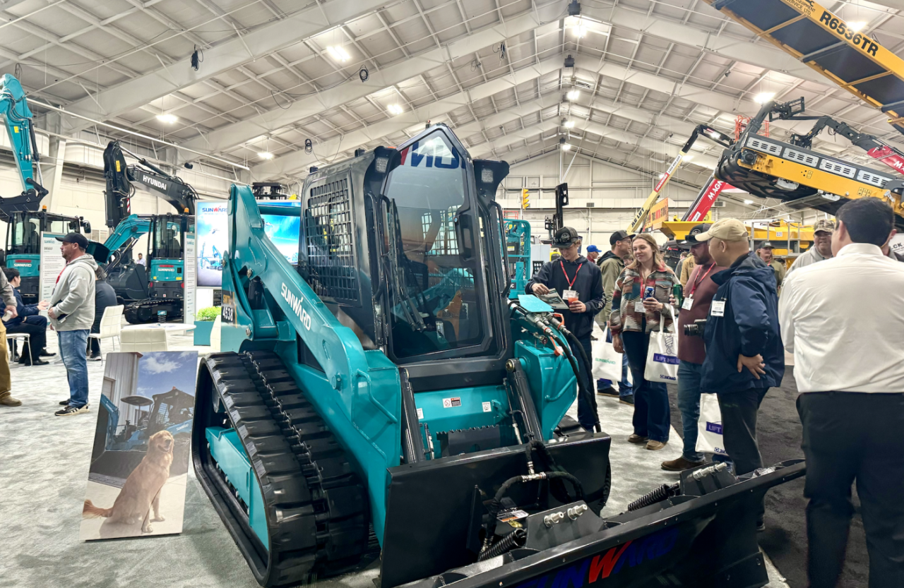 UED在线官网网页版(中国)唯一官方网站智能亮相加拿大最大重型UED在线官网网页版(中国)唯一官方网站展