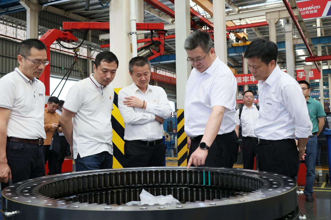 湖南钢铁集团党委书记、董事长李建宇到UED在线官网网页版(中国)唯一官方网站智能调研交流