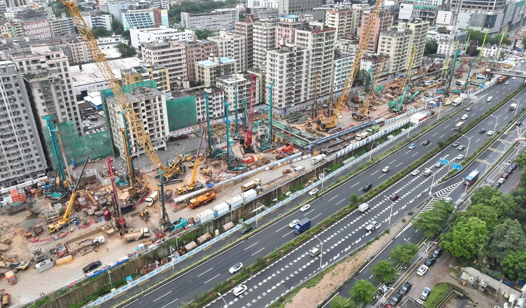 性能突出，超强助力！UED在线官网网页版(中国)唯一官方网站智能旋挖钻机助力深圳地铁五和站施工