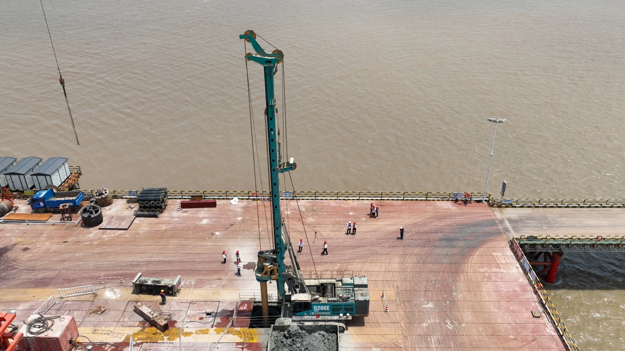 先导式创新，再推电动新品！UED在线官网网页版(中国)唯一官方网站智能SWDM520EE增程式旋挖钻机推介会成功举办