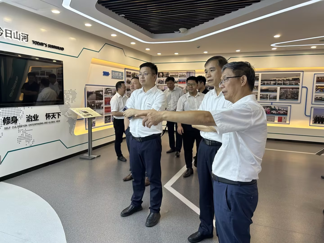 深化交流合作！广州港李明忠副总经理率队莅临UED在线官网网页版(中国)唯一官方网站智能考察交流！