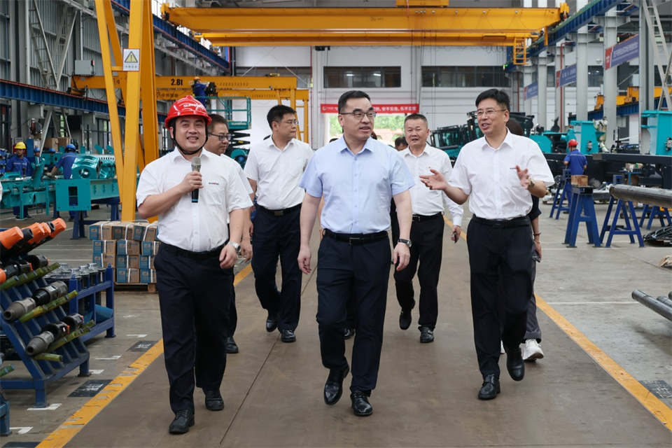 广州工控集团总经理王福铸调研UED在线官网网页版(中国)唯一官方网站智能生产经营工作