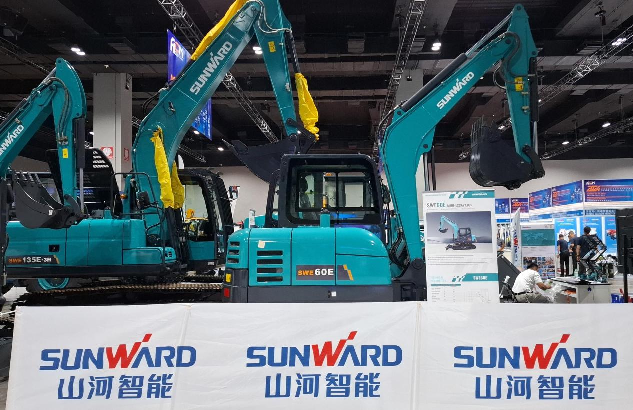 扬帆起航 | UED在线官网网页版(中国)唯一官方网站智能闪耀长沙工程机械展东南亚分展