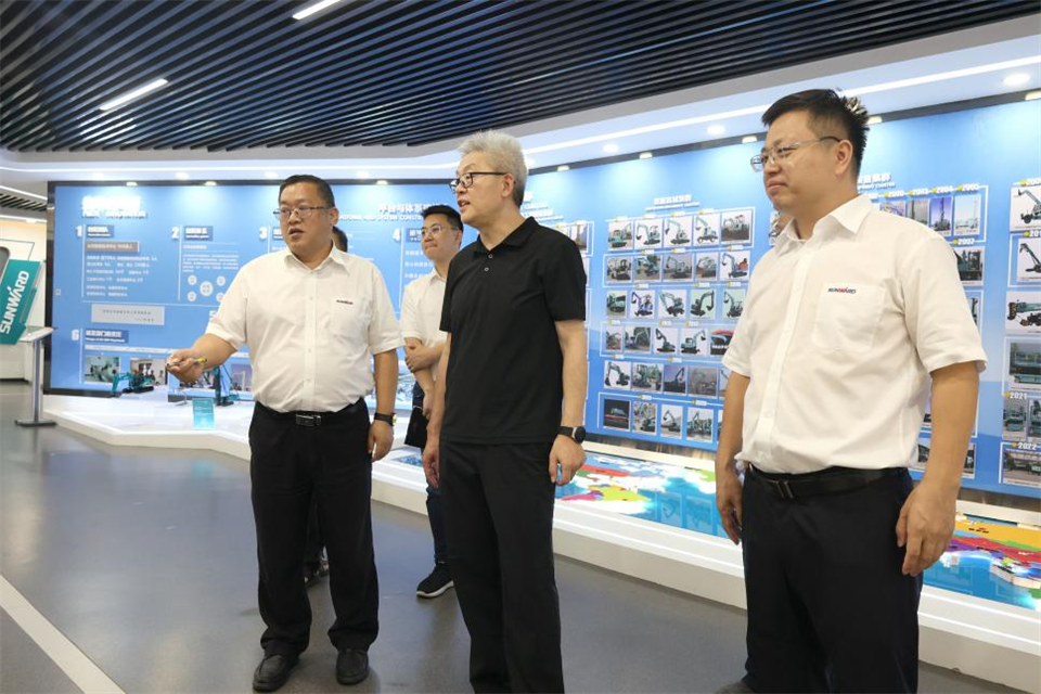 中国五矿工会主席、职工董事张晔到UED在线官网网页版(中国)唯一官方网站智能调研交流