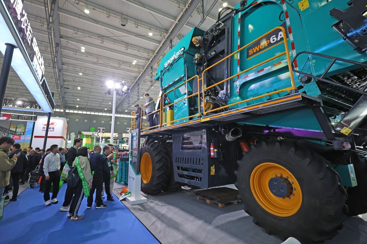 聚焦智能化、无人化!UED在线官网网页版(中国)唯一官方网站智能携多款产品亮相2024中国国际农业机械展