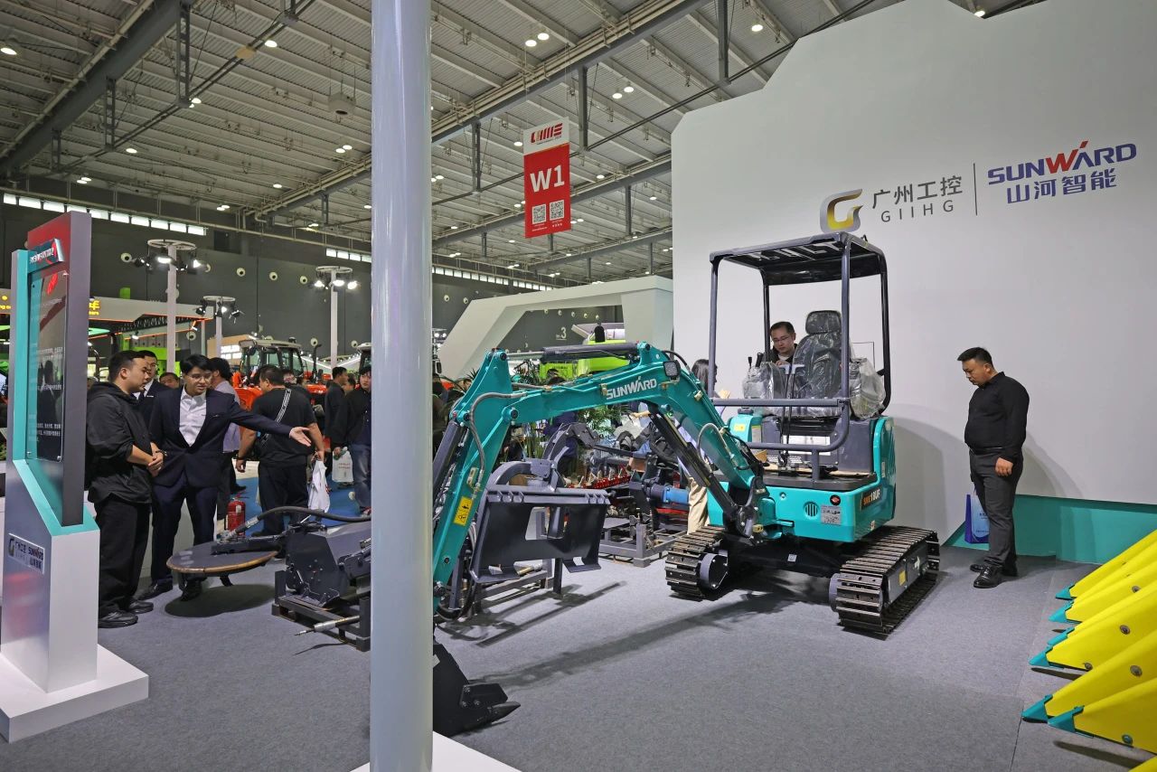 聚焦智能化、无人化!UED在线官网网页版(中国)唯一官方网站智能携多款产品亮相2024中国国际农业机械展